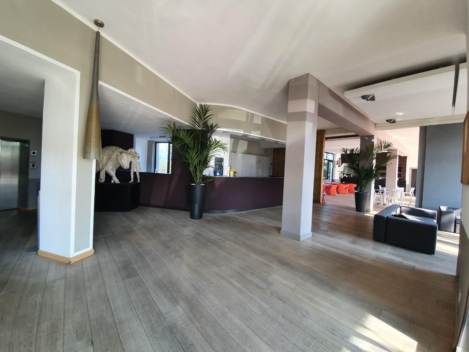 Hotel Cavalieri Pinerolo Bagian luar foto