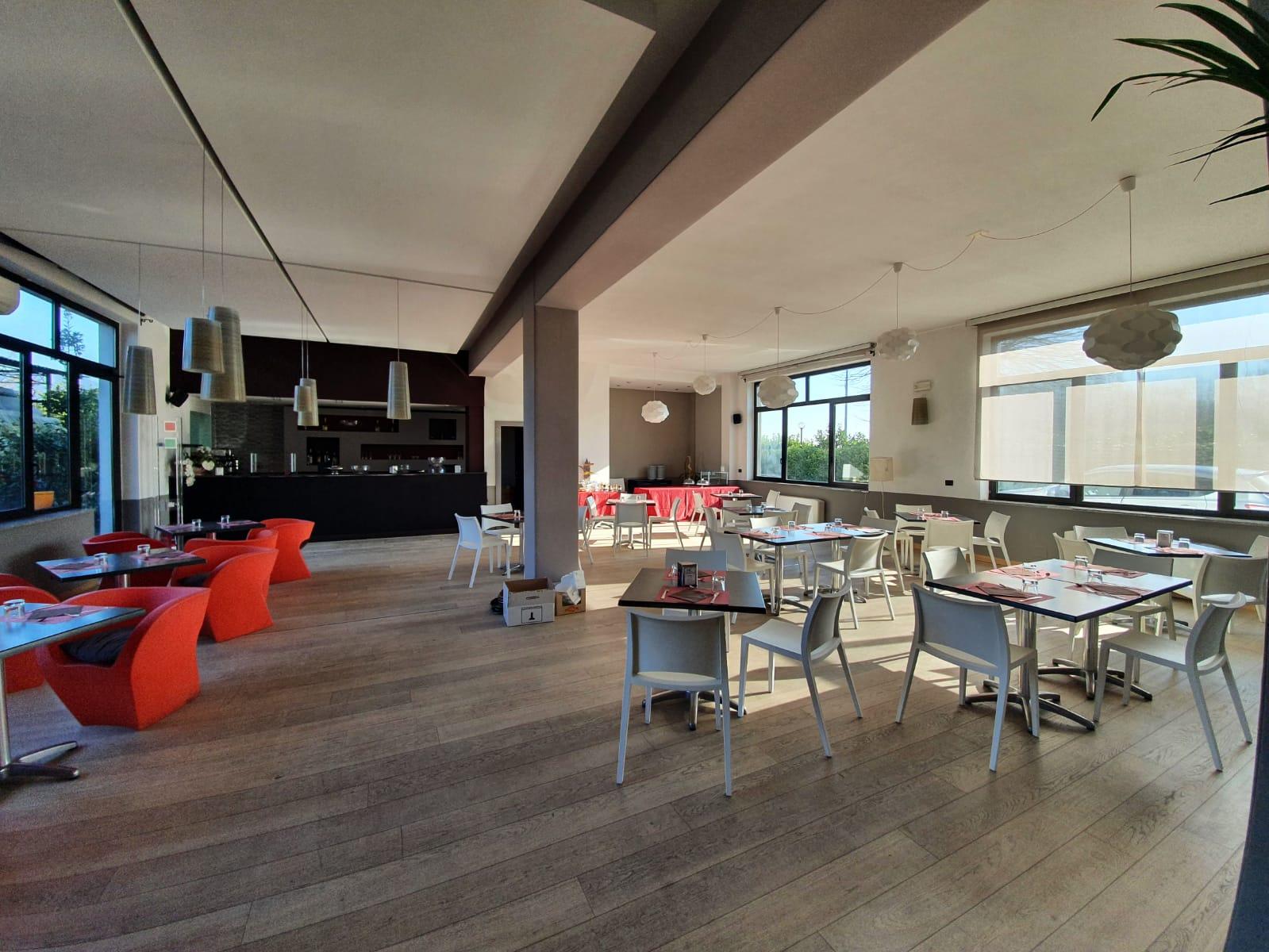 Hotel Cavalieri Pinerolo Bagian luar foto