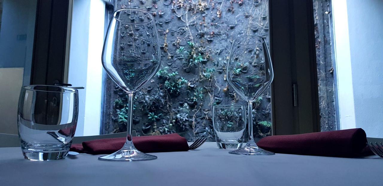 Hotel Cavalieri Pinerolo Bagian luar foto